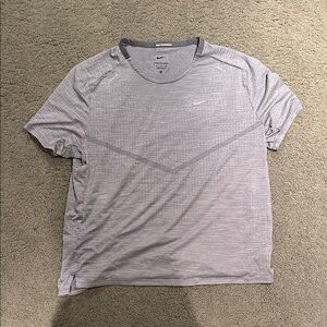 Nike Men's Light Gray Performance Tee